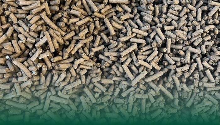Bentonite pellets for borehole and annular sealing